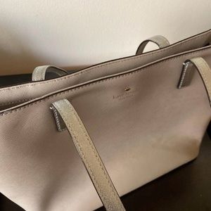 Kate Spade cream hand bag 👜 Free US shipping! 📦